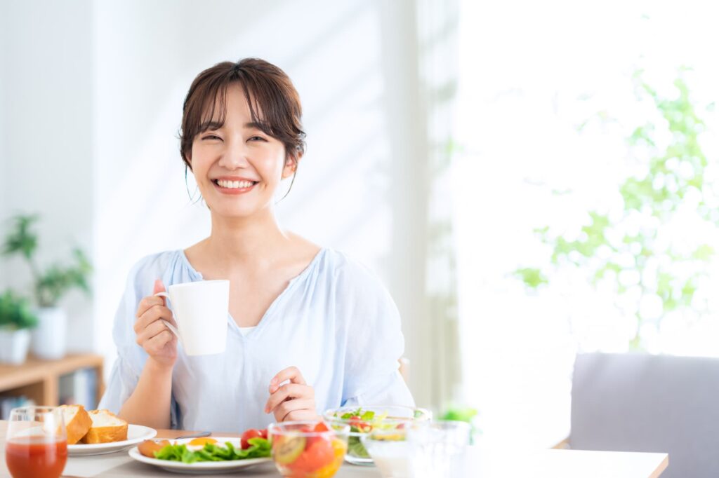 インプラント治療をして食事が楽しめるようになった女性