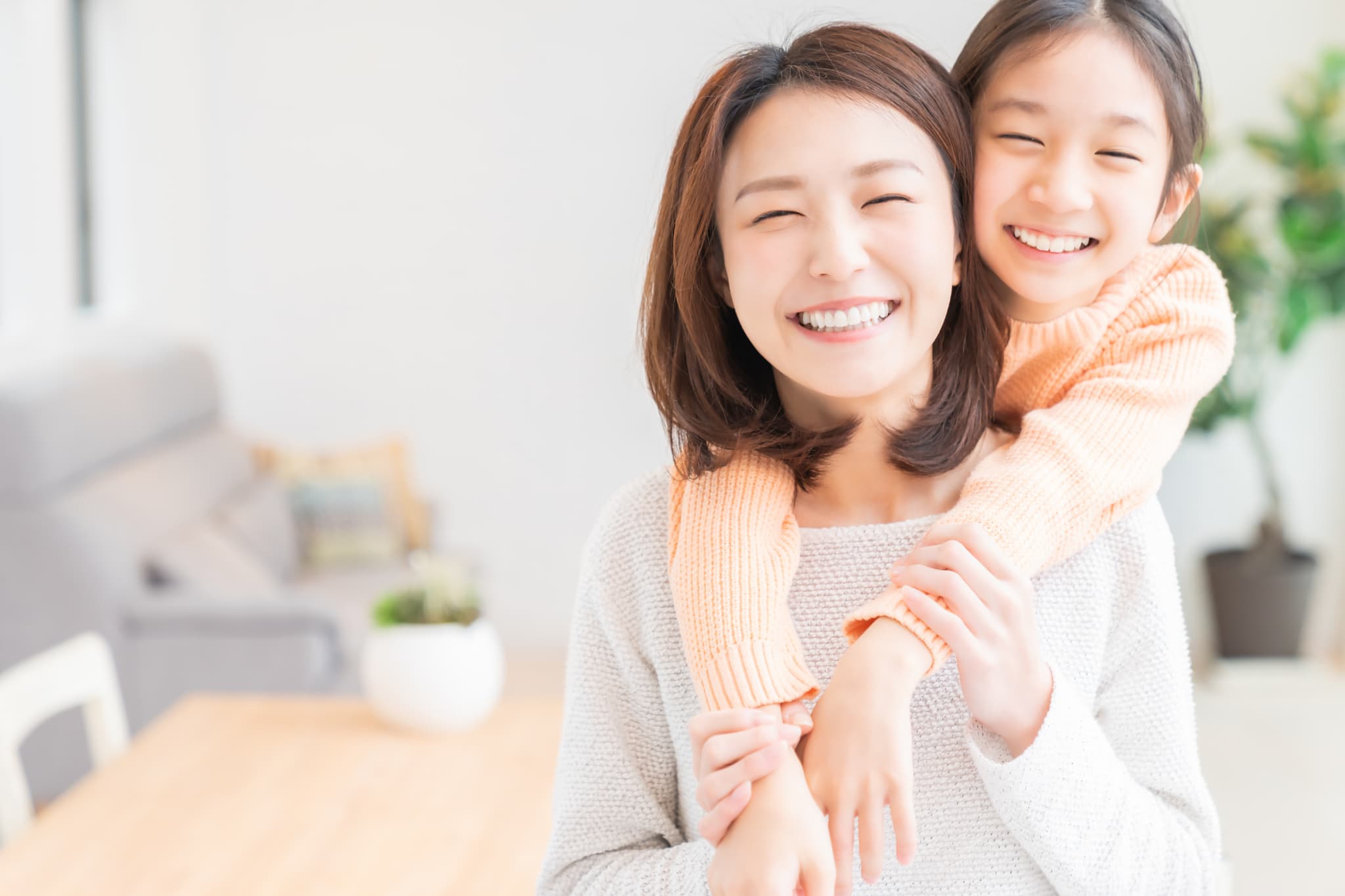 笑顔で仲良しの親子