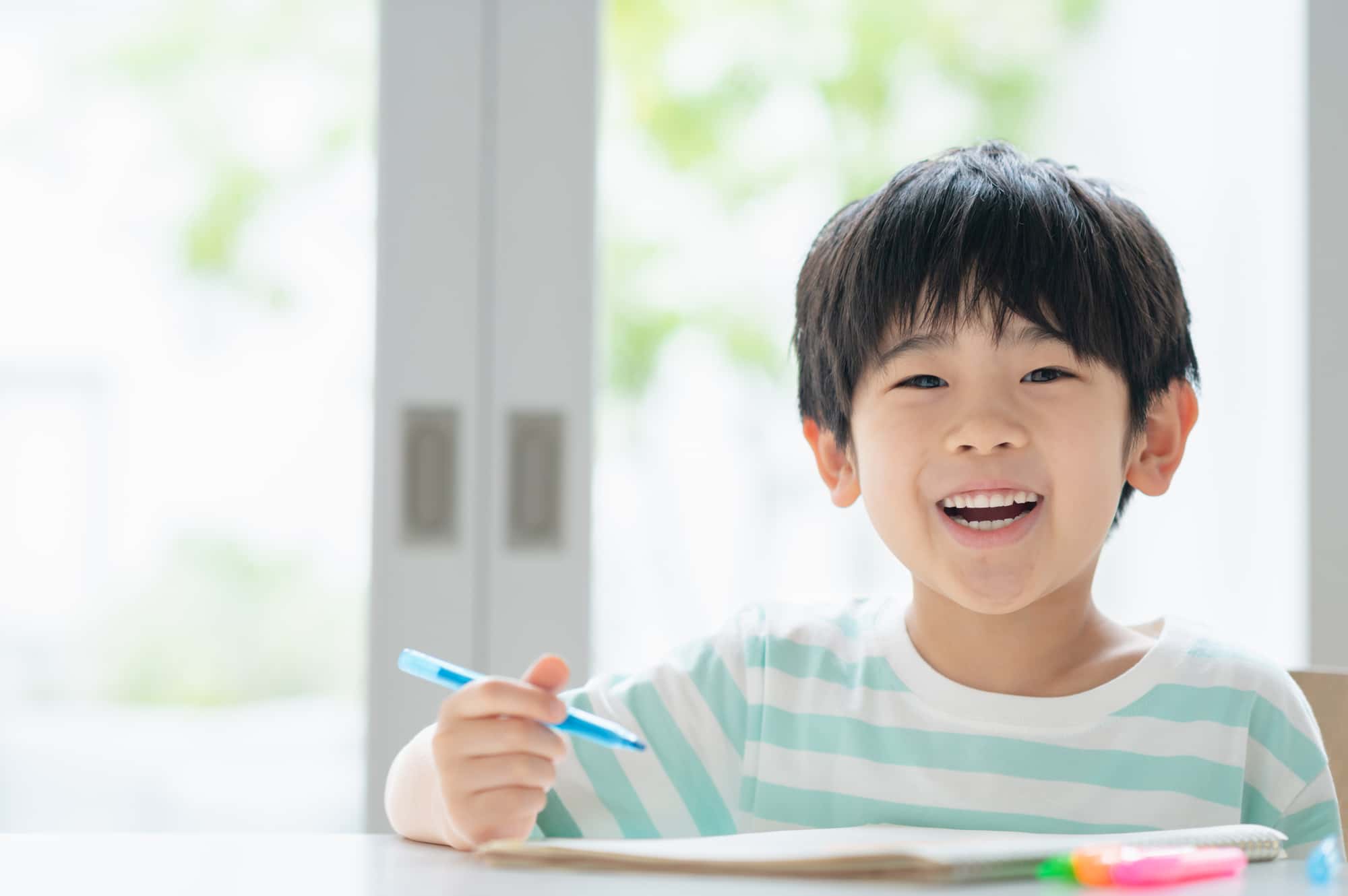 マイオブレースで歯ならびを治した男の子