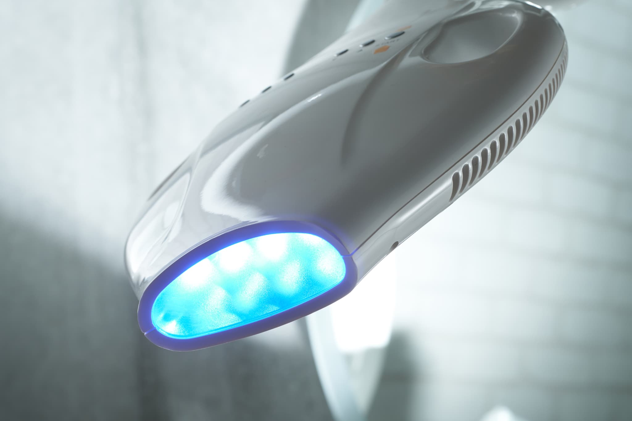 ホワイトニングで使用する照射器